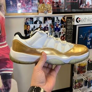 Air Jordan 11 Low size 9.5 “Closing Ceremony”
